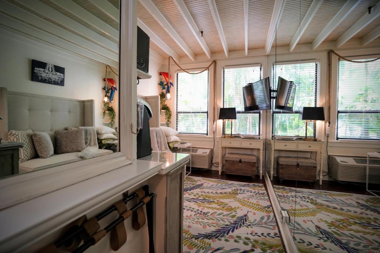Palm Beach Hotel Petite Retreat 2 Blocks To Beach!! Historic Landmark Eksteriør billede